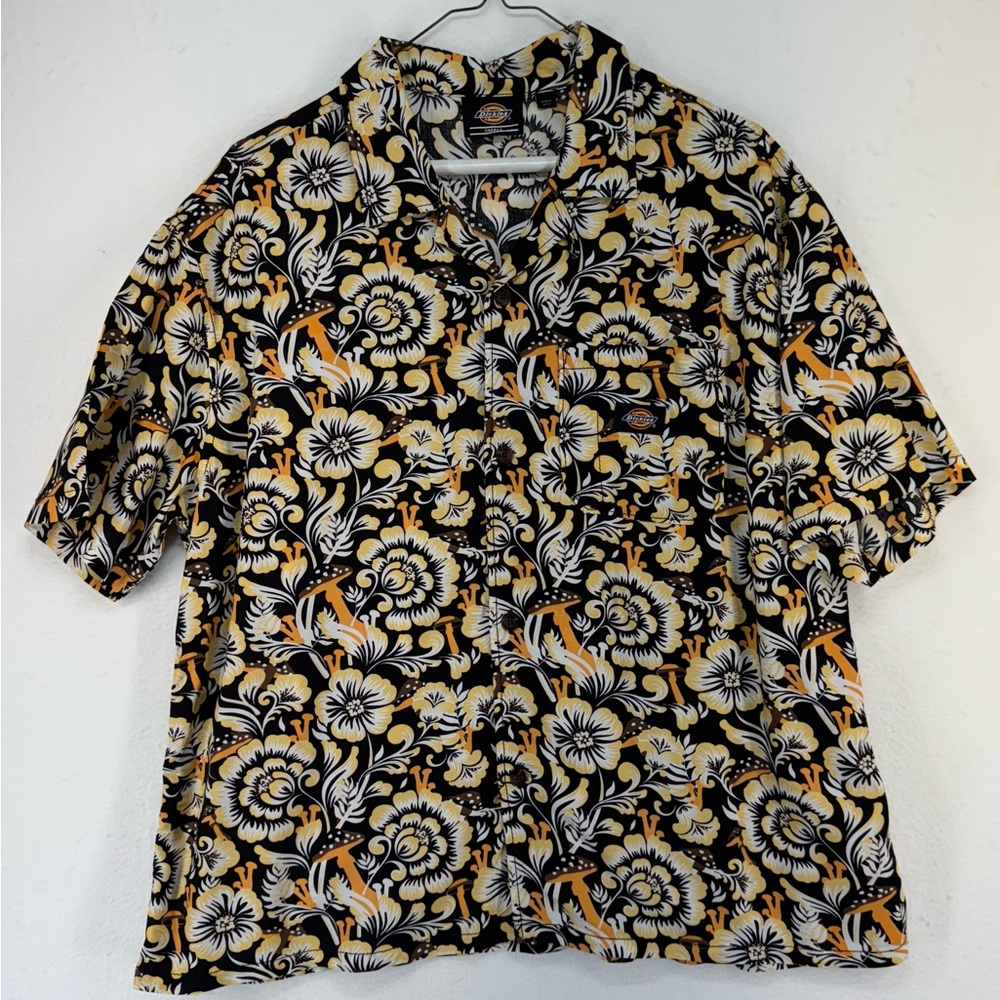 NWT Dickies Hawaiian Shirt Men's Size S/P 100%-Rayon Short Sleeve Floral